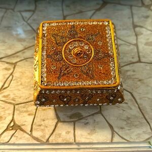 Sparkling gold Jewelry Box